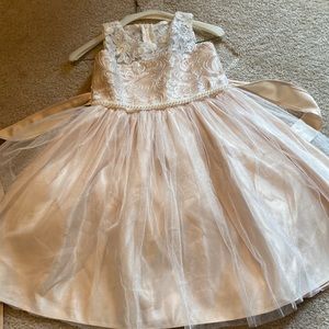 Gorgeous Flower Girl Dress- Beige/off white Size 4